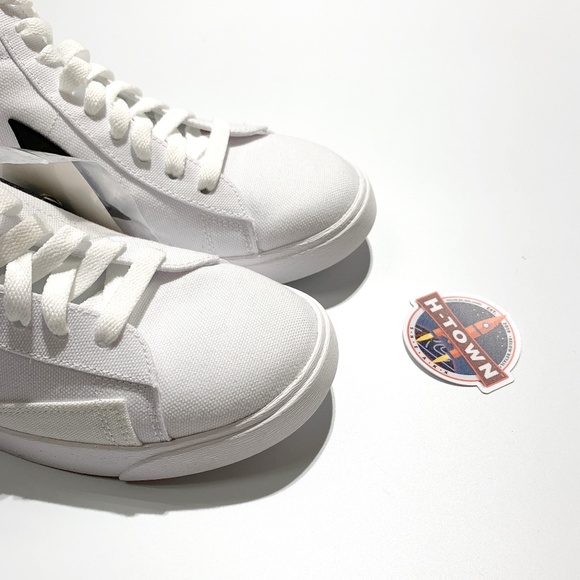 Nike Women Blazer Mid Rebel White Sneaker - Picture 6 of 8